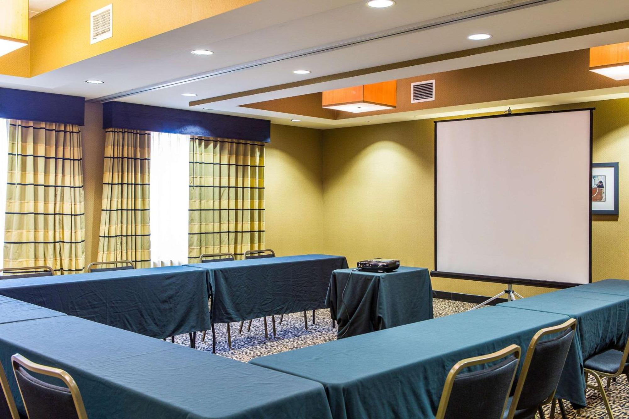 Cambria Hotel Raleigh-Durham Airport Моррисвилл Экстерьер фото
